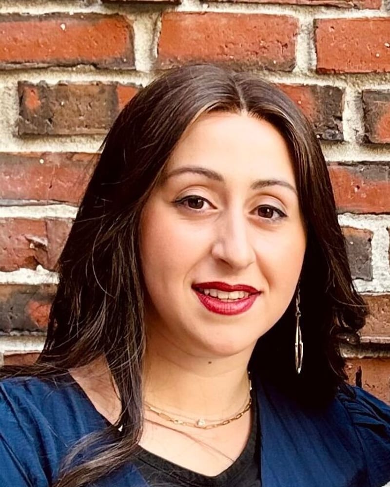 Esther Aronow headshot